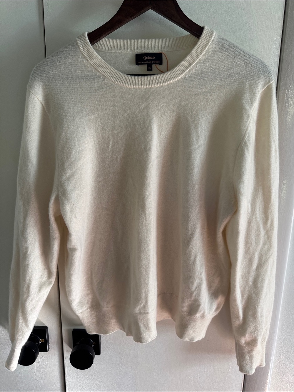 Quince Mongolian Cashmere Crewneck Sweater in Cream